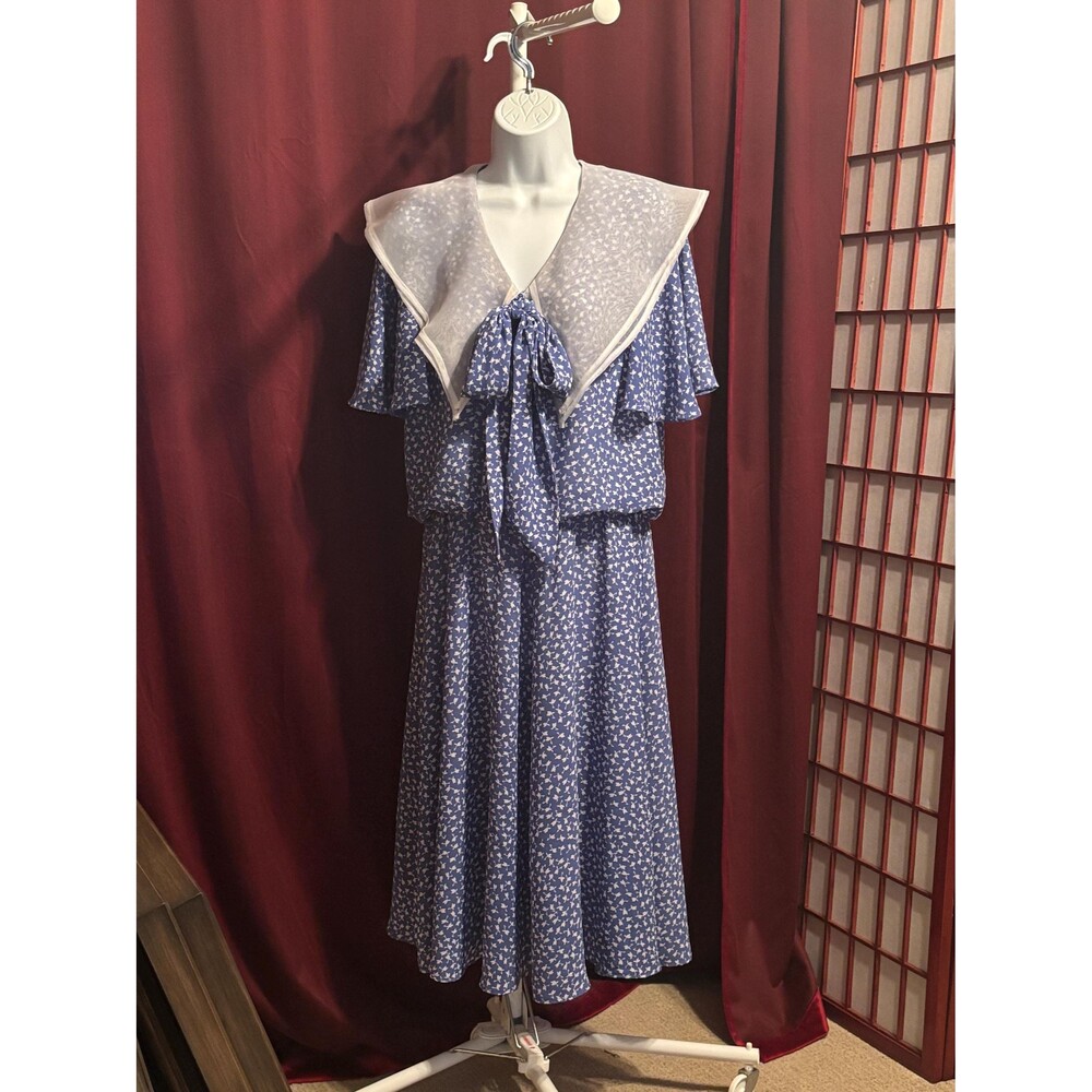 Diane Von Furstenberg Blue and White Dress size 8